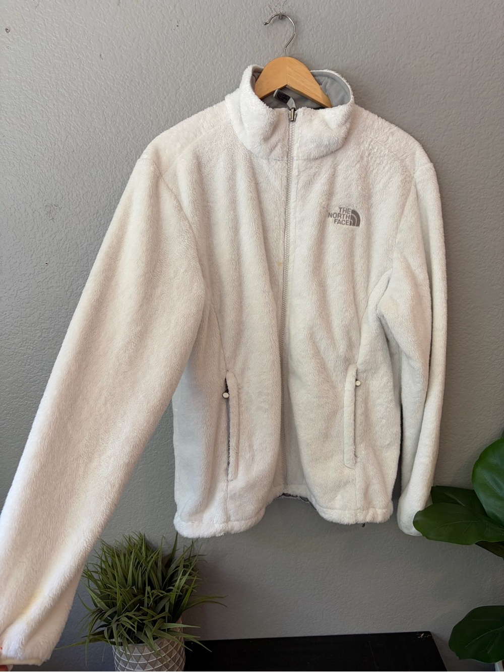 The North Face Women's Cream White Teddy Fleece Jacket Size Large